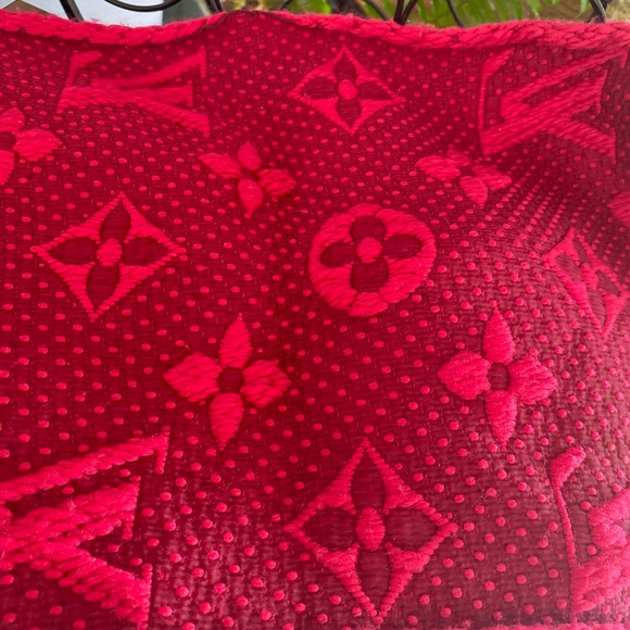 LOUIS VUITTON Wool Silk Logomania Scarf - Picture 5 of 8